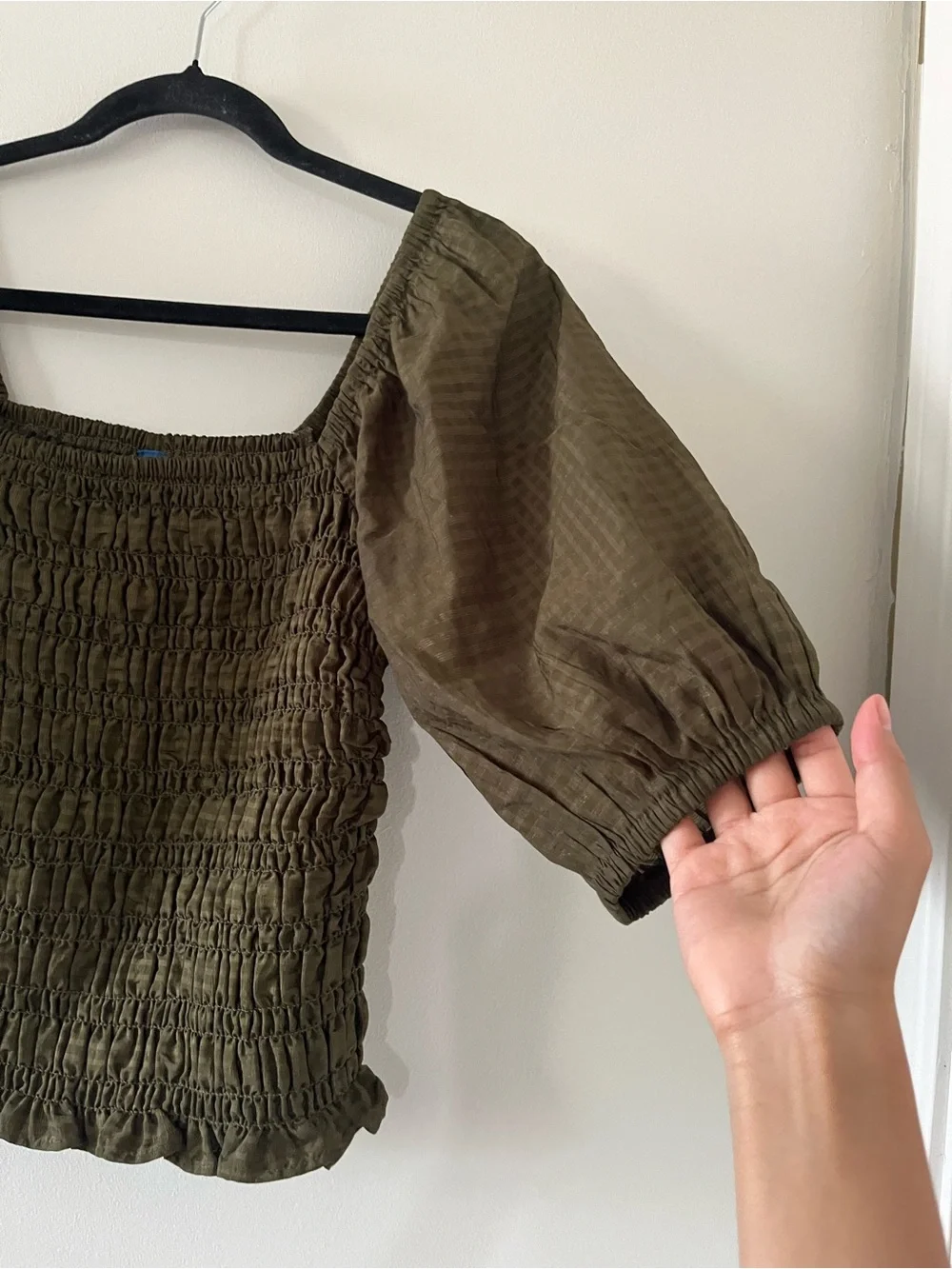 Old Navy Olive Green Smocked Puff Sleeve Peasant Top Small Cottagecore Earthy